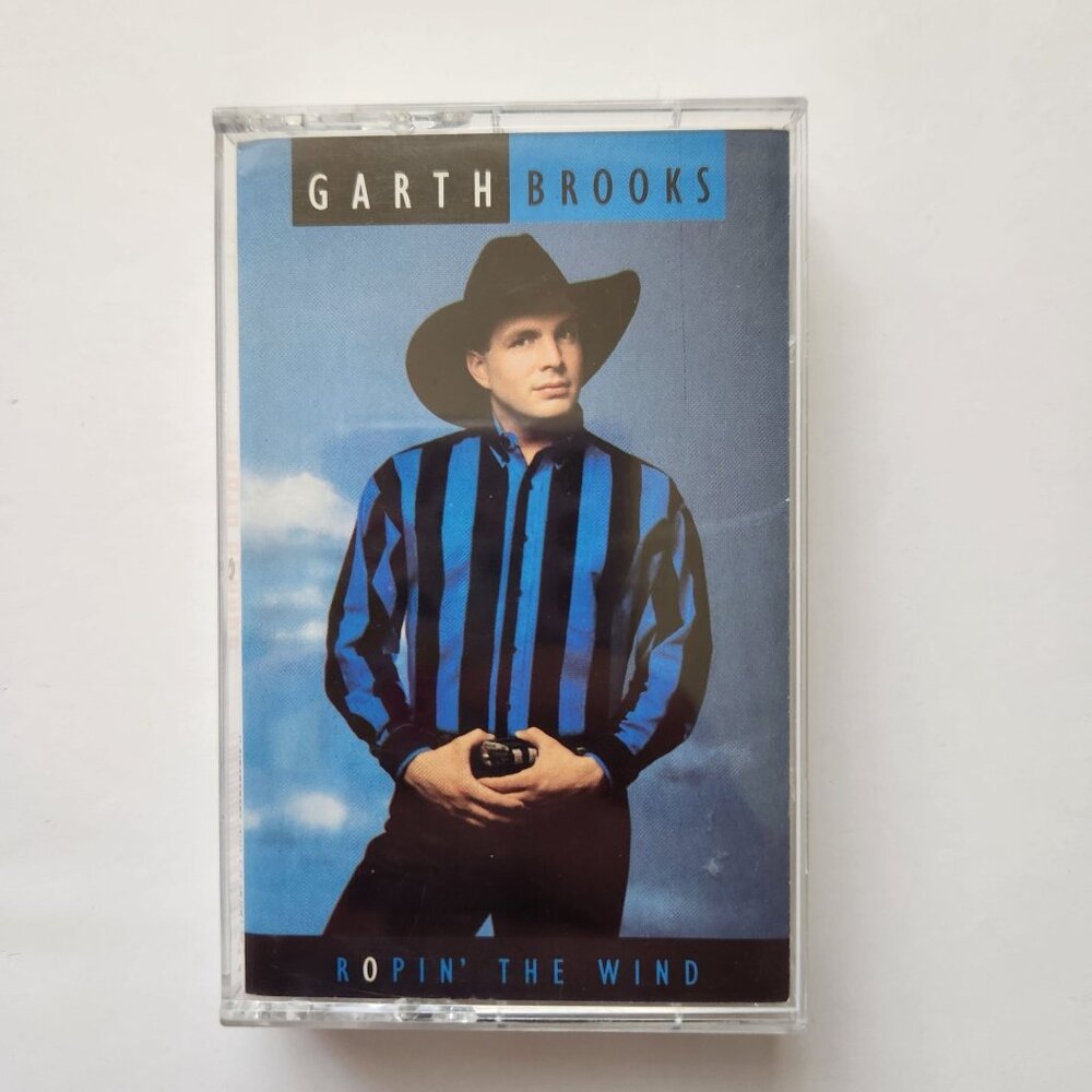 Garth Brooks "Ropin The Wind" Cassette Album 1991 Country Music Hits Collectible